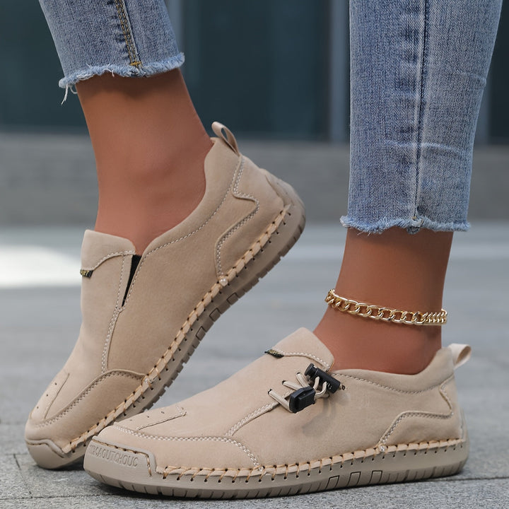 Lina – Comfort, Stability & Effortless Dressing for Every Day