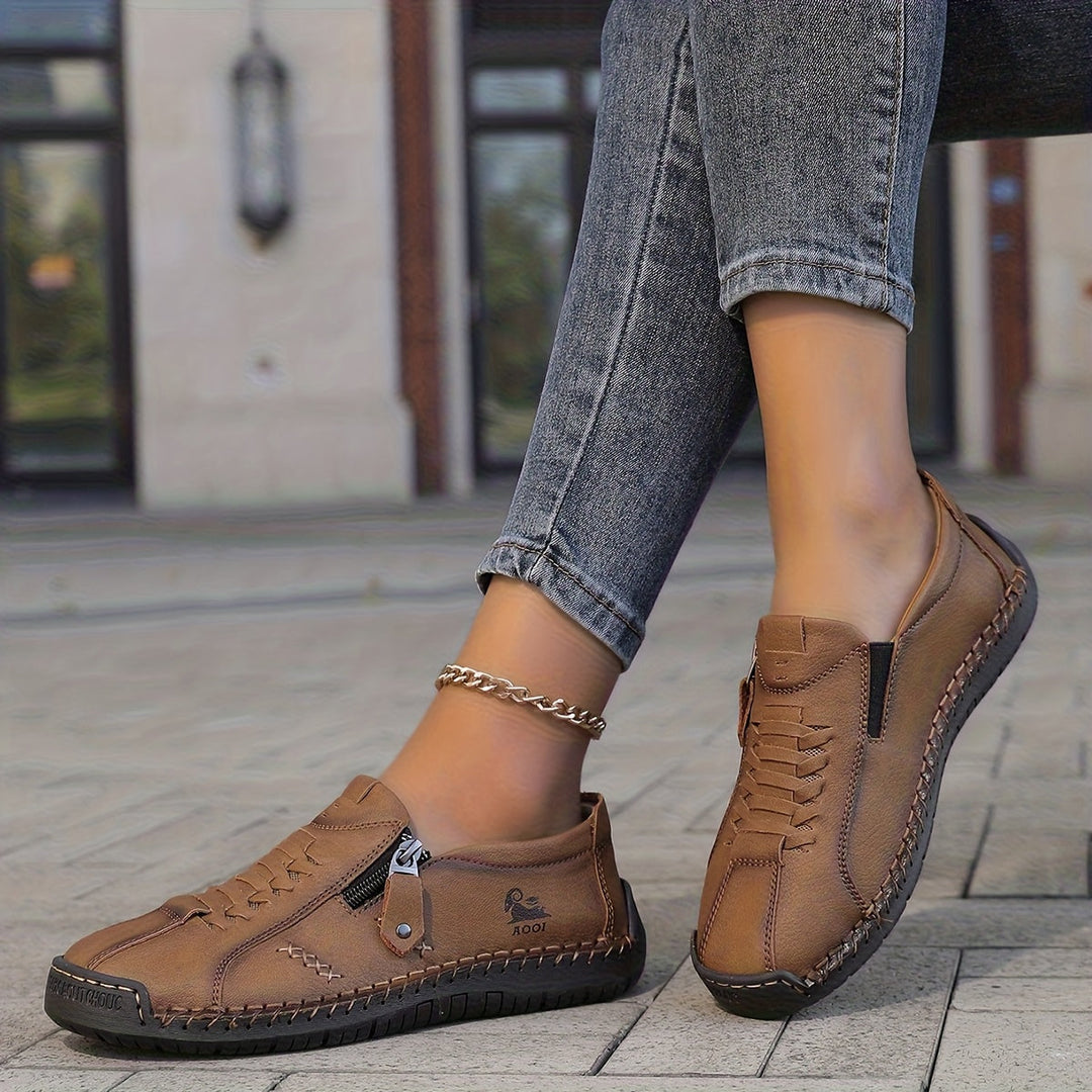 Nila – Elegant Comfort with Practical Zipper