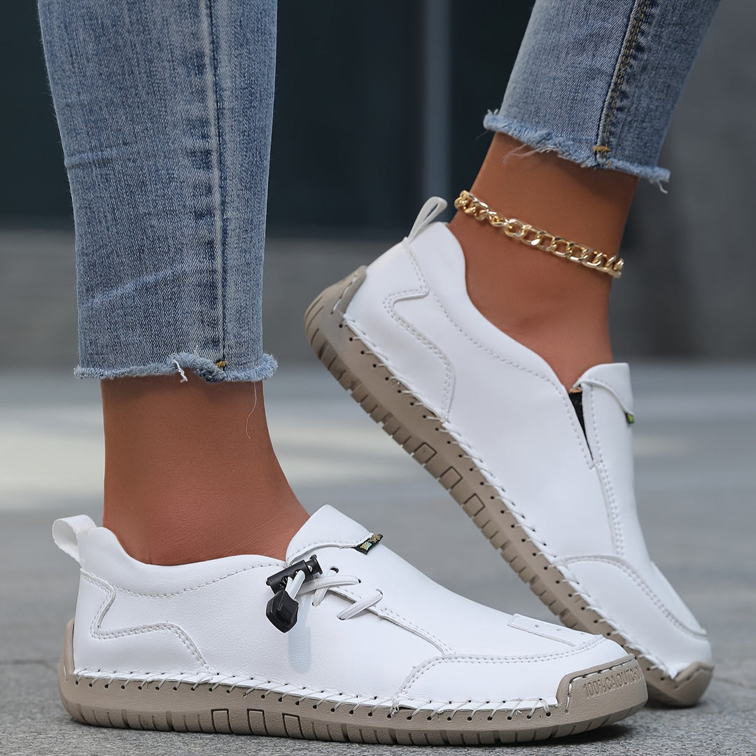Lina – Comfort, Stability & Effortless Dressing for Every Day