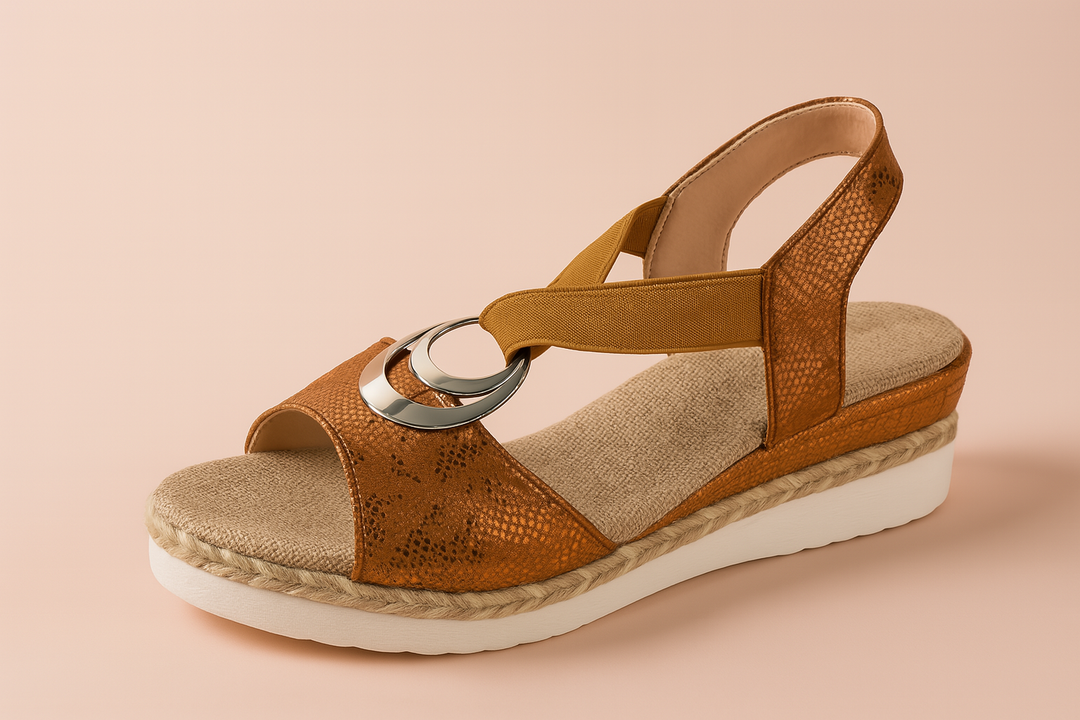 Jamie| Sporty platform sandals with a decorative ring