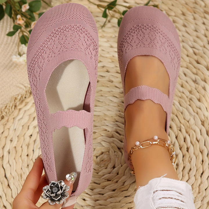Delia | The Stretch Mary Jane Flat