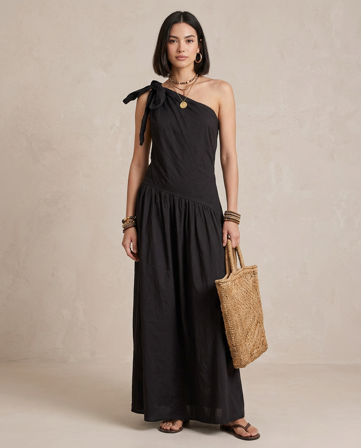 SELENA | One-Shoulder Maxi Dress in Black